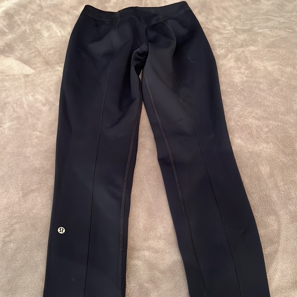 Lululemon &go everywhere pant in inkwell - Picture 3 of 4